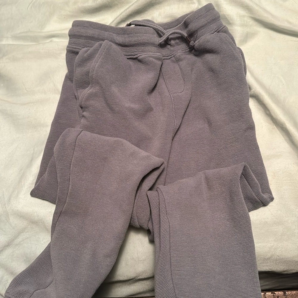 Boys Nordstrom jogger pants, size 7, worn and in great condition.